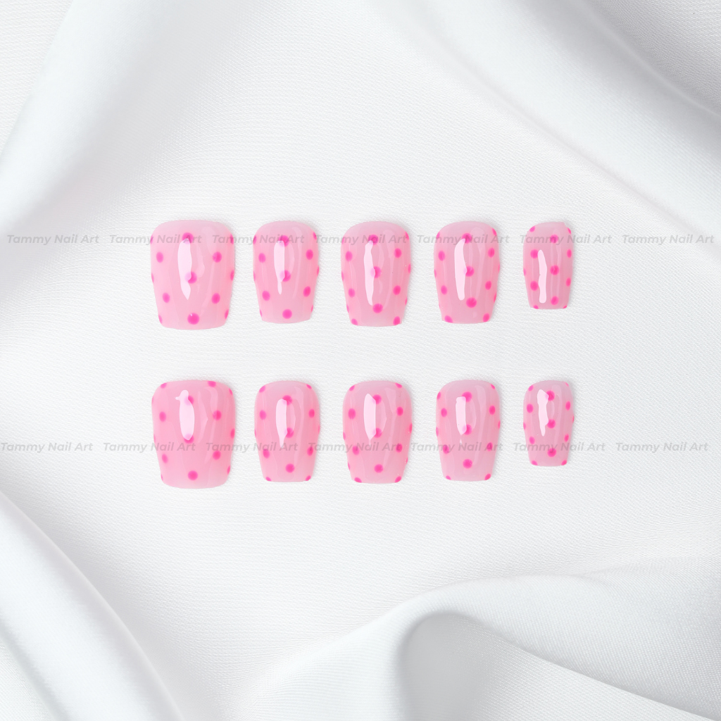 Press-on Nails Pink Dottie